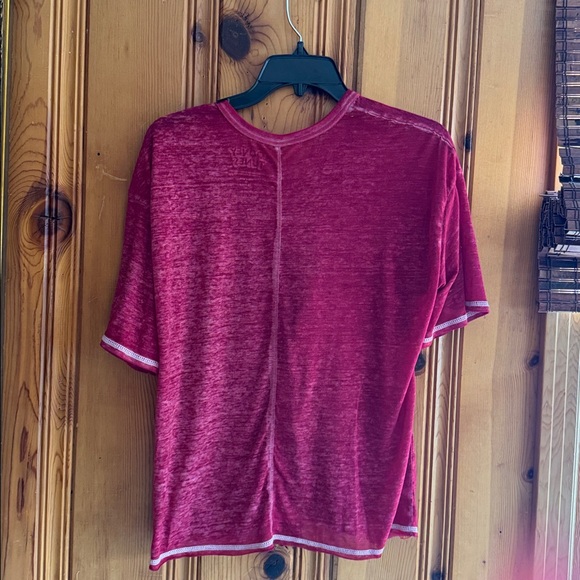 Warner Bros. Looney Tunes ladies Maroon T-Shirt - Picture 3 of 3